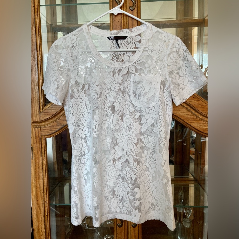 Lace shirt (no under layer)